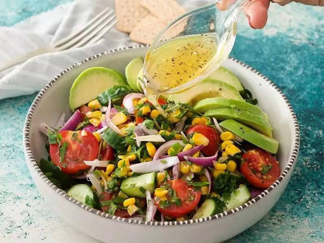 Yaz ayında tüketilecek en lezzetli salatalar! Hepsi kesenize uygun 5